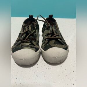 Oshkosh B’gosh kid size 4